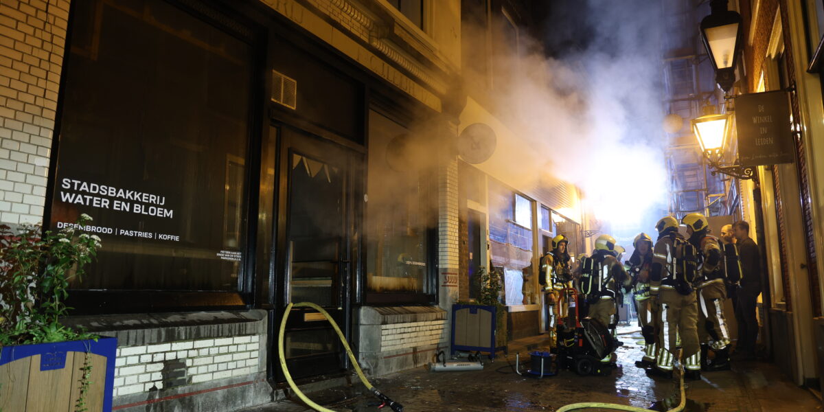 Brand bij Stadsbakkerij Water & Bloem in Leiden snel onder controle