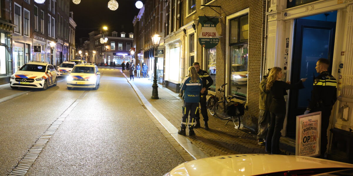 Hulpdiensten rukken uit voor steekpartij op Breestraat