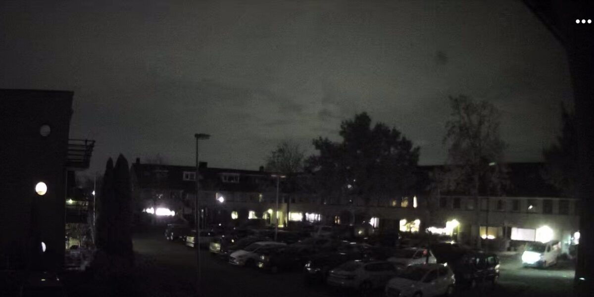 Leiderdorpse wijk al dagen in het donker