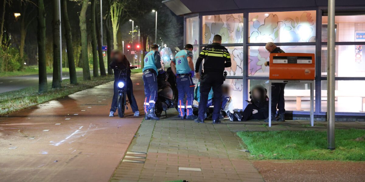 Scooterrijders gewond bij aanrijding in Leiderdorp