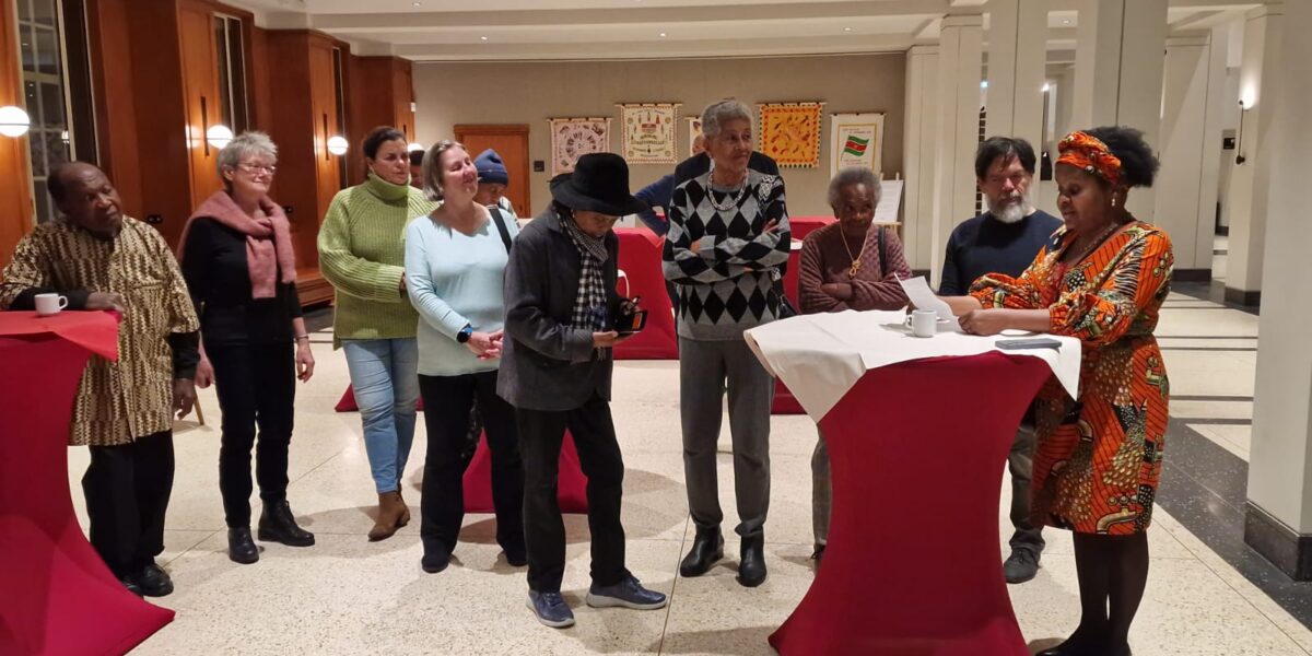 Tentoonstelling over onafhankelijkheid Suriname geopend in stadhuis