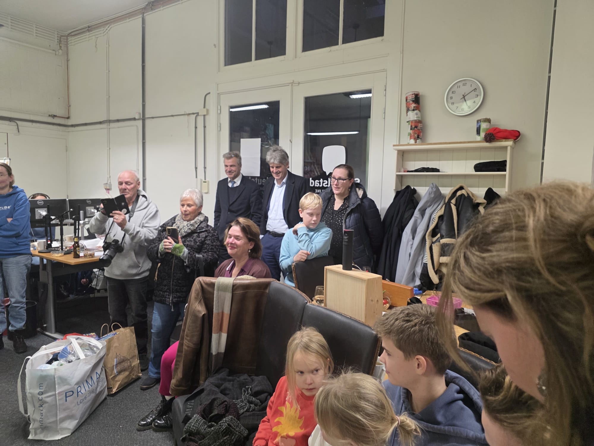 Rik Kamps (bij de deur)