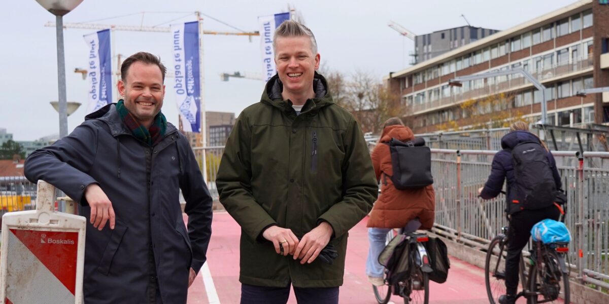 Tijdelijke fietsbrug Lammenschans ook in gebruik