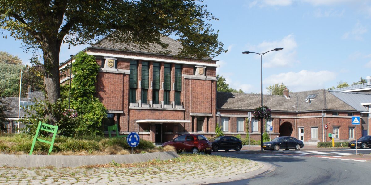 Voorschoten in 2025: bouwplannen, gemeentehuis, zwemmen en meer