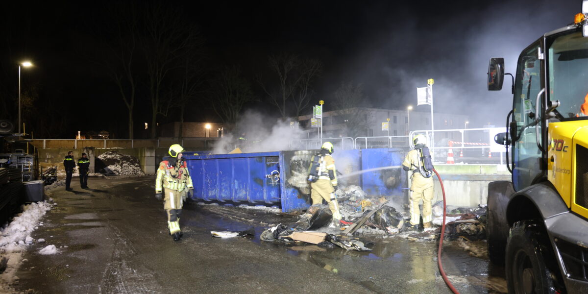 Brand in container op milieustraat Leiderdorp