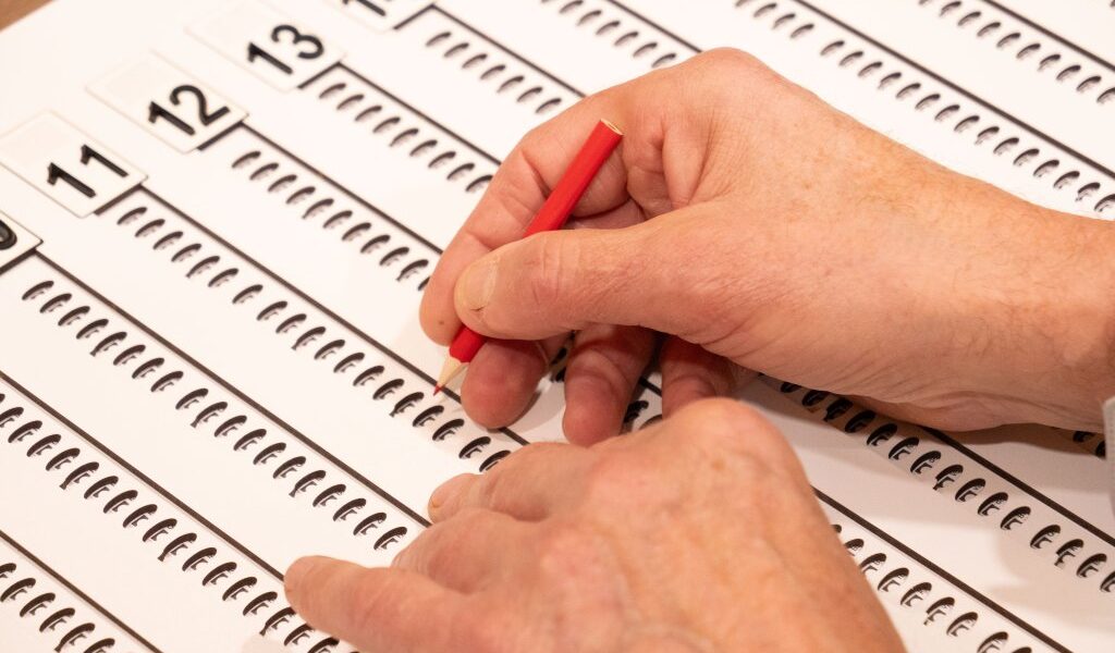 Voorschoten biedt stemmal aan voor inwoners met oogaandoening