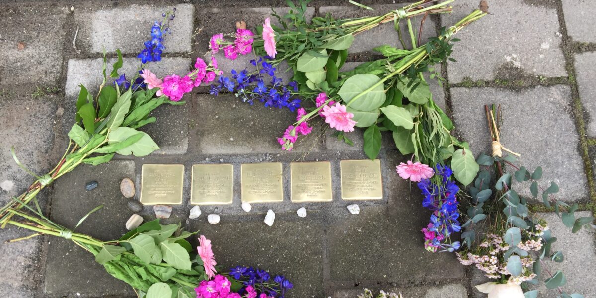 Zes nieuwe Stolpersteine in Oegstgeest