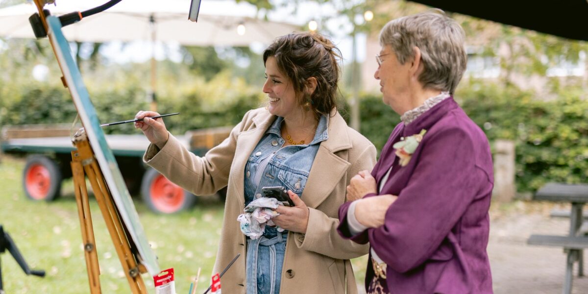 Janneke Wouters schildert 'midden in het moment'
