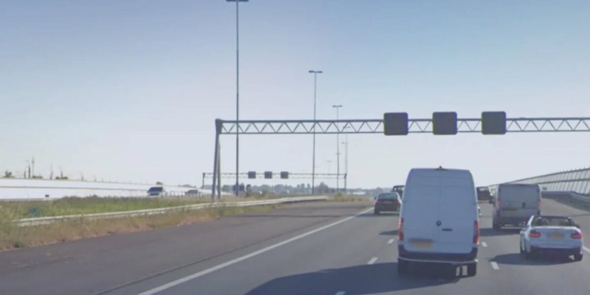 Politie zoekt getuigen van ongeval op A4