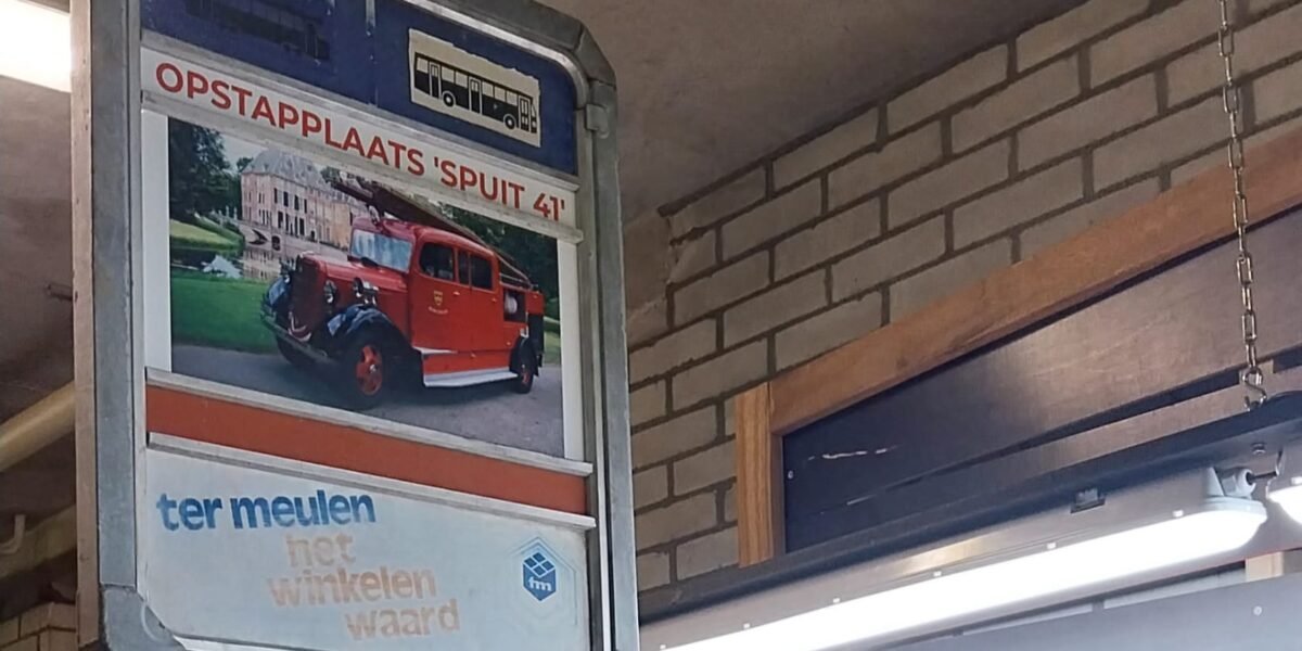 Voorschoten krijgt bushalte voor brandweerwagen