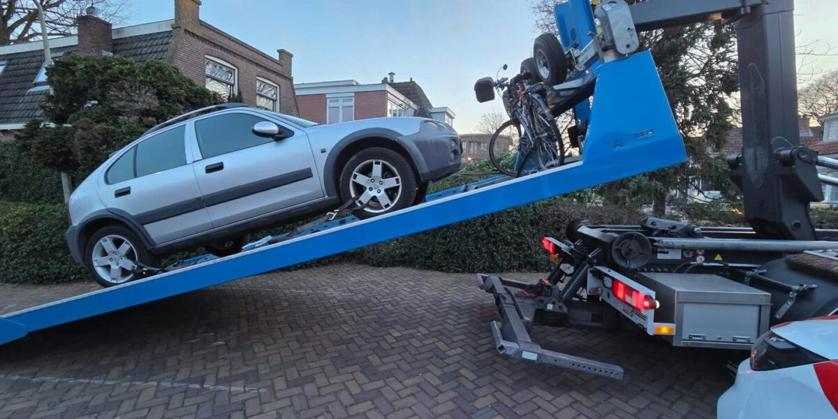 Politie zoekt getuigen van aanrijding