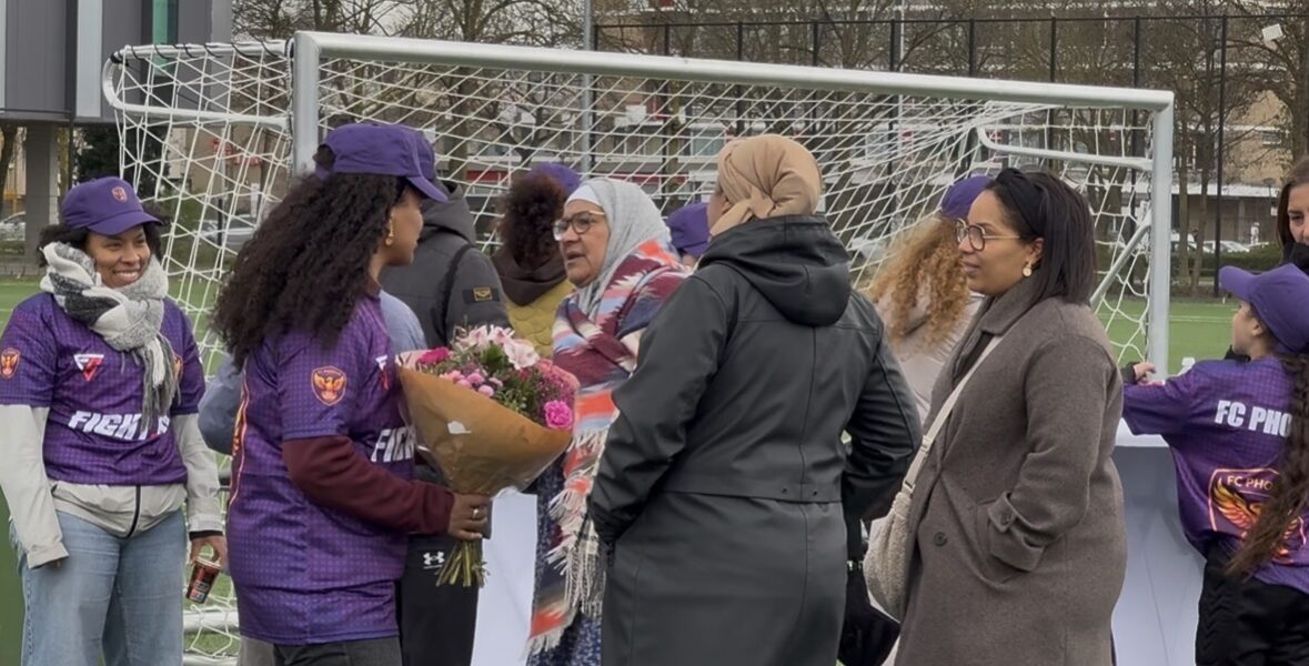 Vrouwenvoetbalvereniging FC Phoenix stelt zich voor