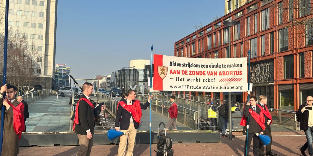 Anti-abortusdemonstratie brengt groot tegenprotest op de been