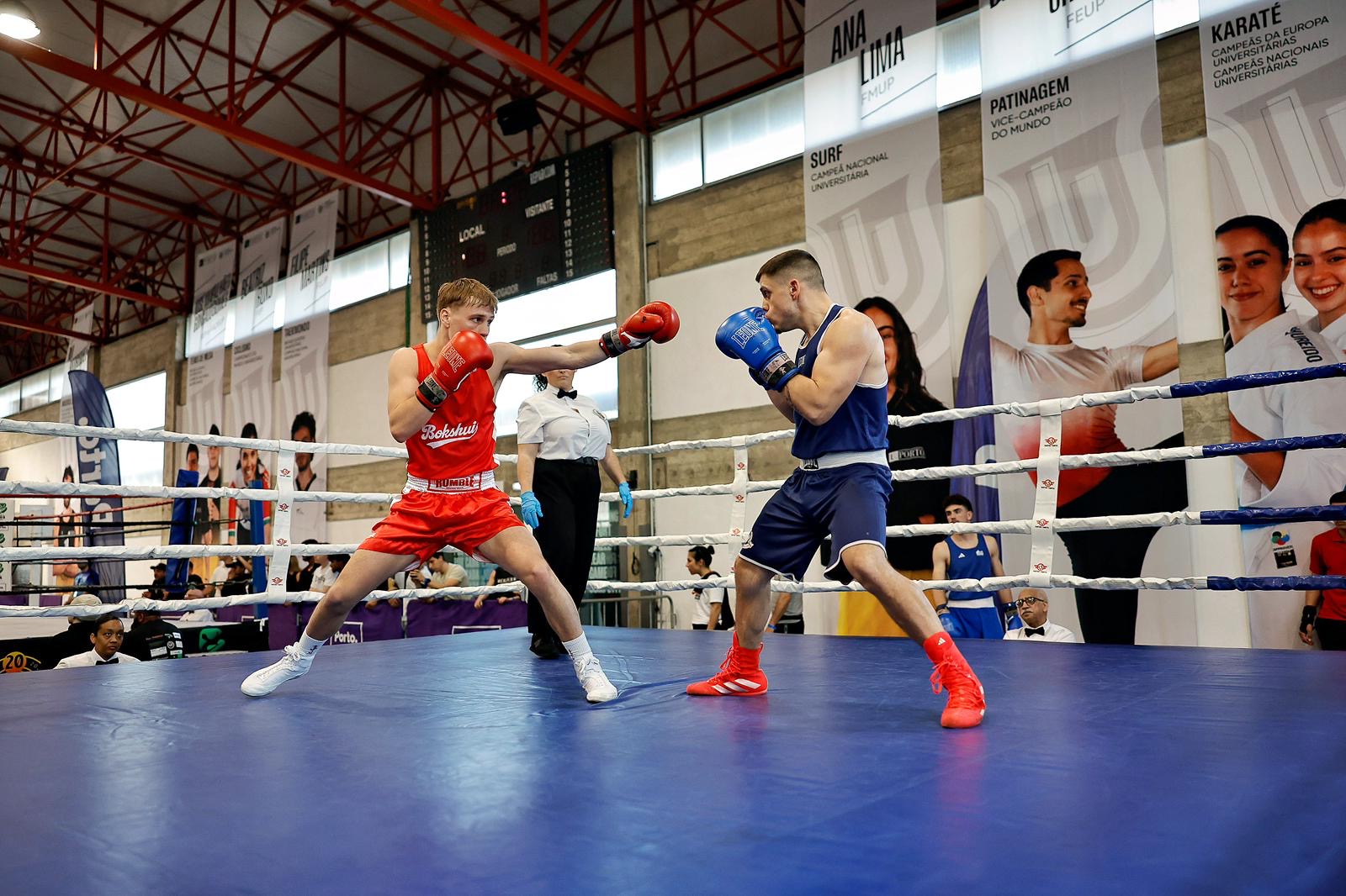 Arnouts in het rood tegen Spanjaard Jon Ander Rafael Calvo