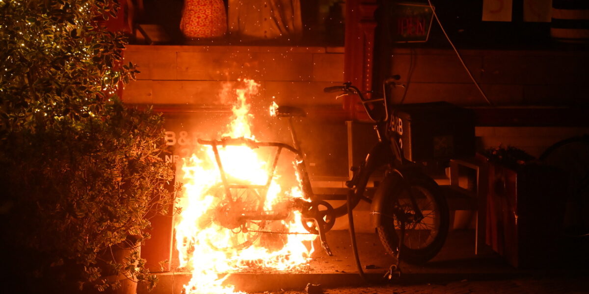 Fiets in de fik op Nieuwe Rijn