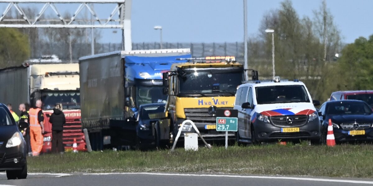 Verkeer op A4 vast na ongelukken
