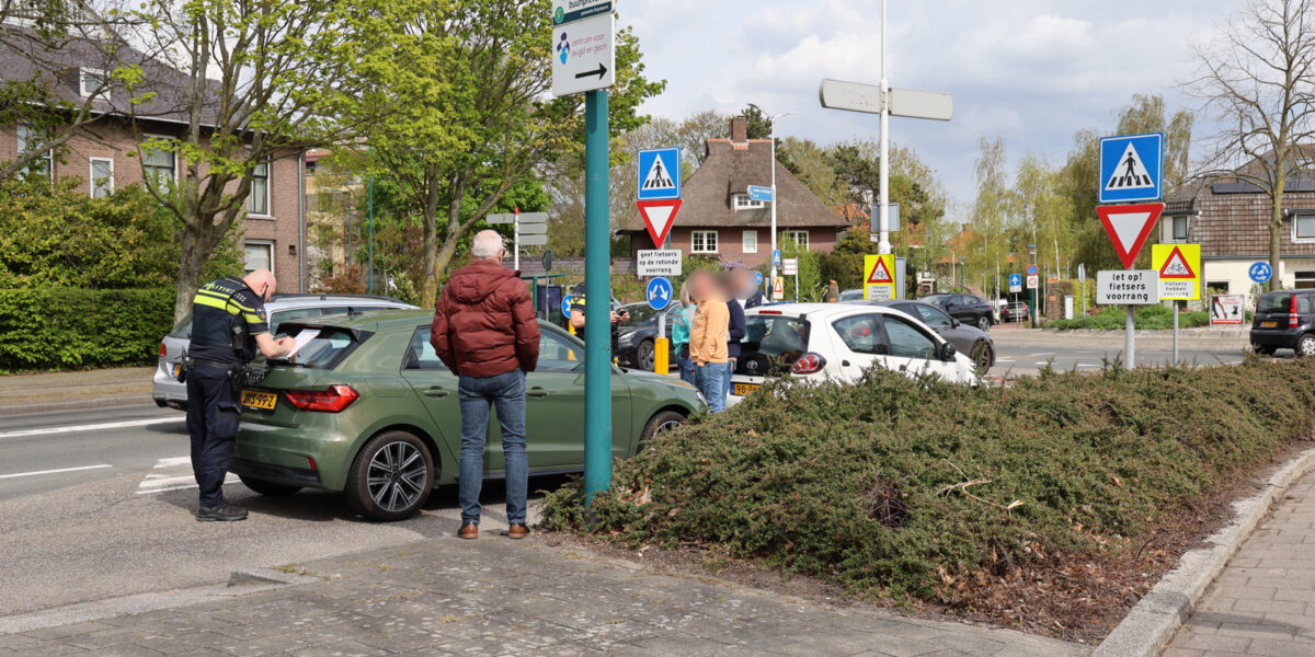 Veel oponthoud bij kop-staartbotsing Willibrordrotonde
