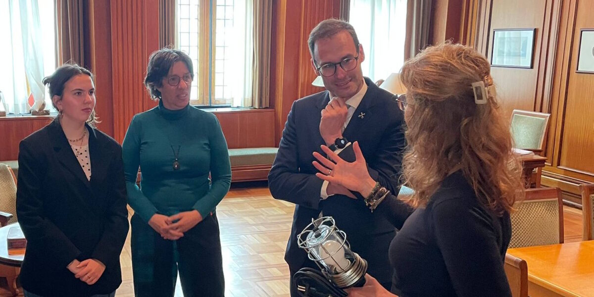 Petitie voor veiligere Vrouwenweg aangeboden