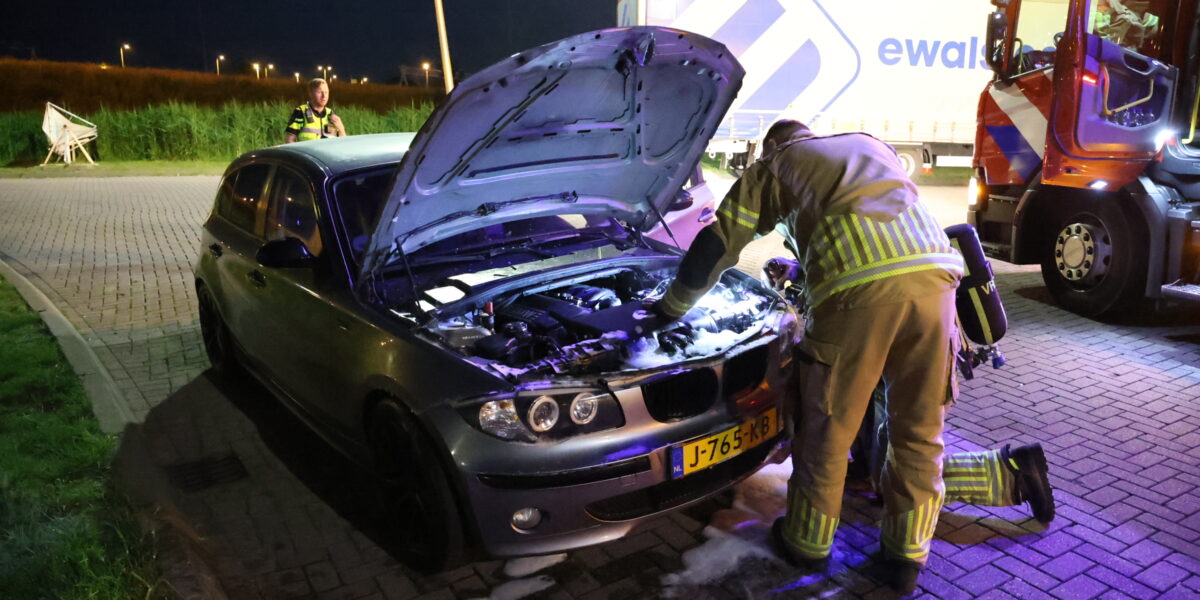 Voertuigbrand blijkt stoom van koelvloeistof