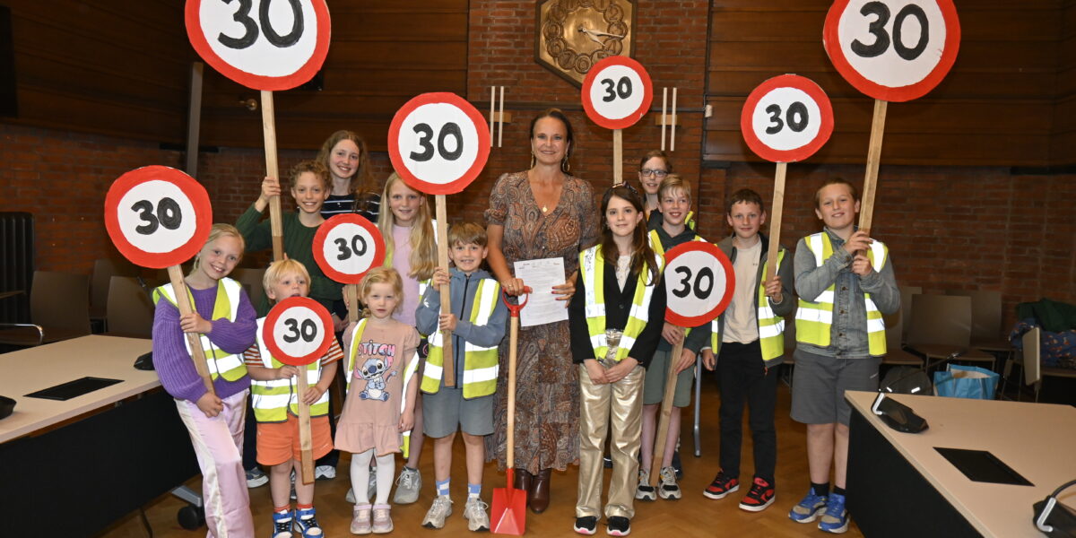 Voorschotense kinderen pleiten voor maximum snelheid van 30 km/u