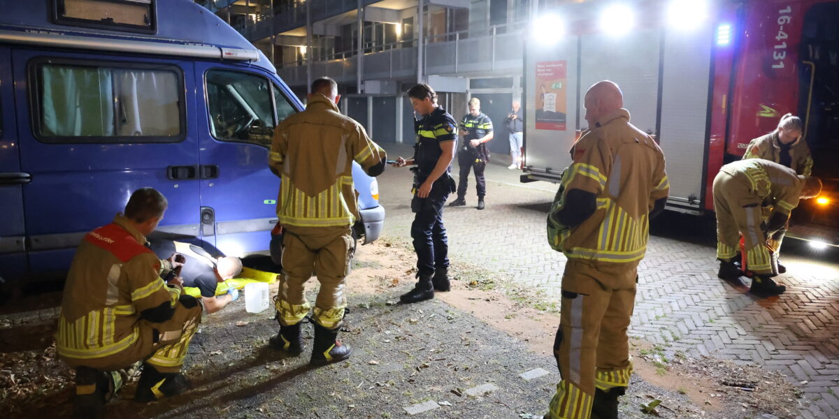 Camperbusje lekt diesel op straat