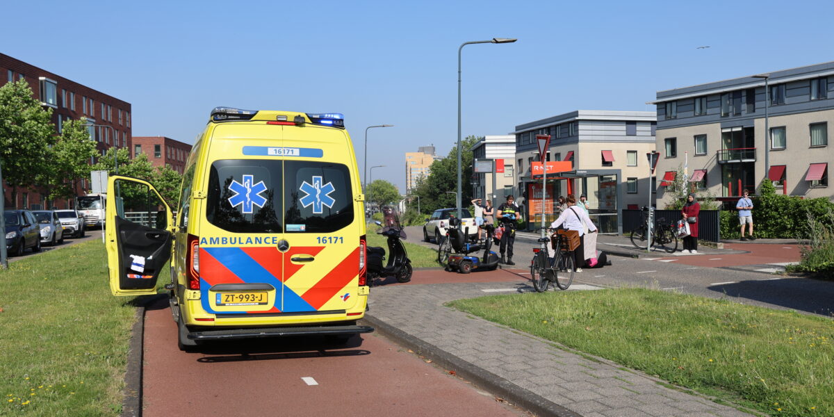 Scootmobiel aangereden bij Kooiplein