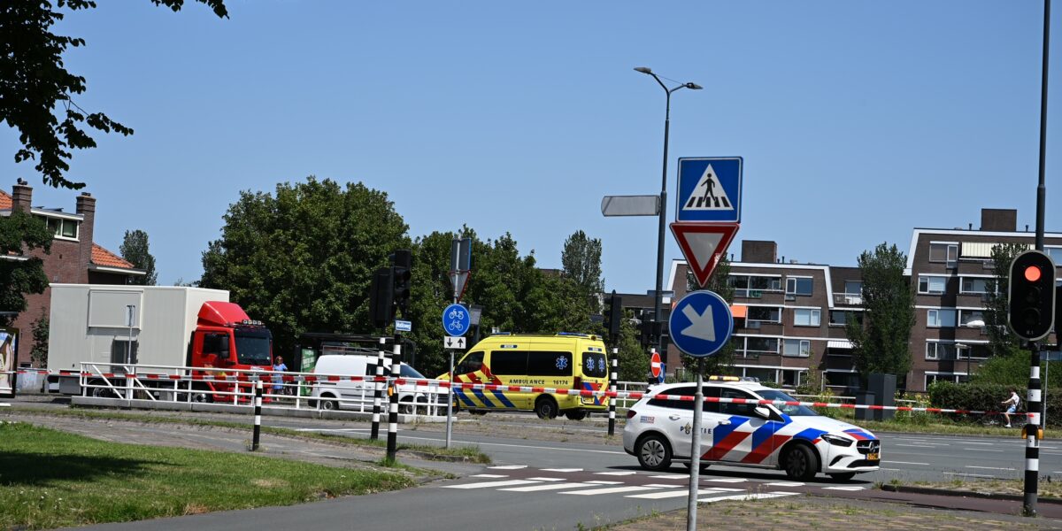 Vrouw gewond bij aanrijding op Matiloweg