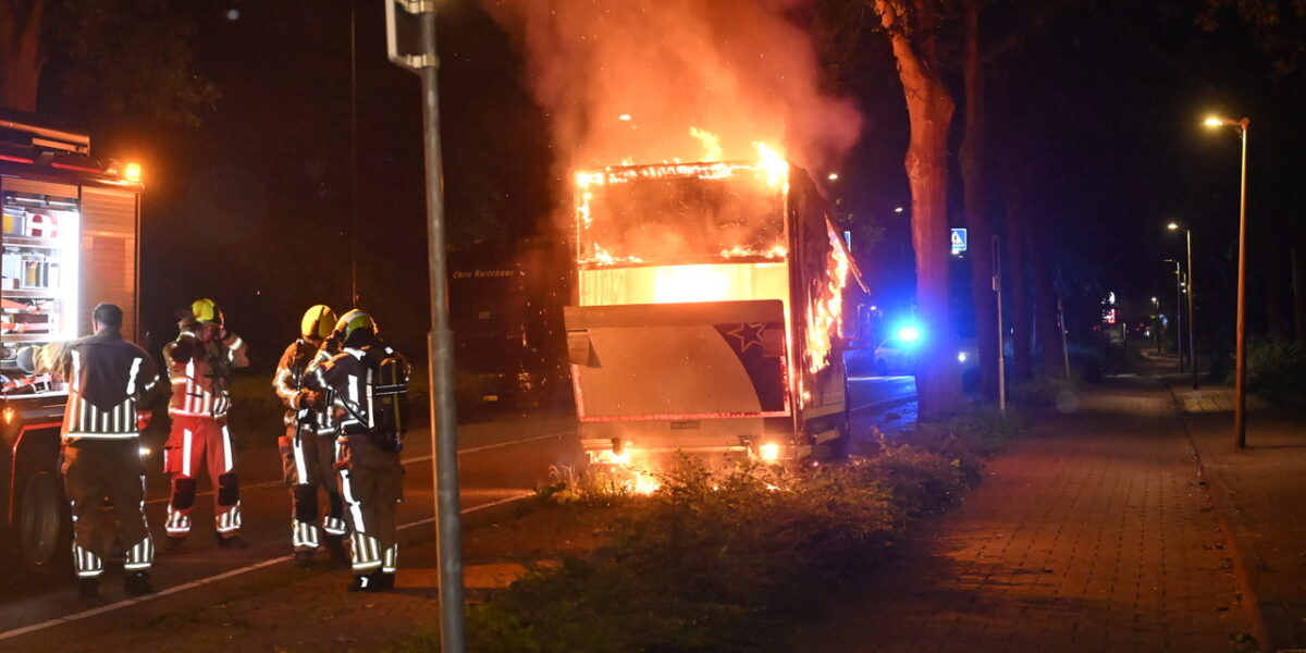 Weer auto in brand in Voorschoten