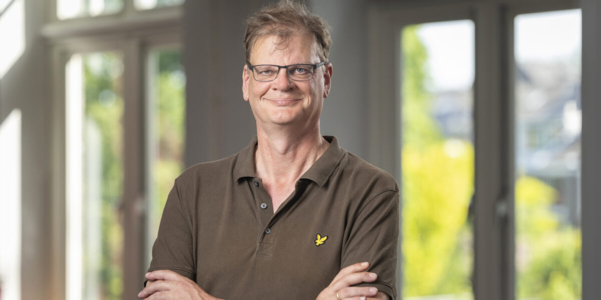Chemisch bioloog Overkleeft ontvangt Spinozapremie