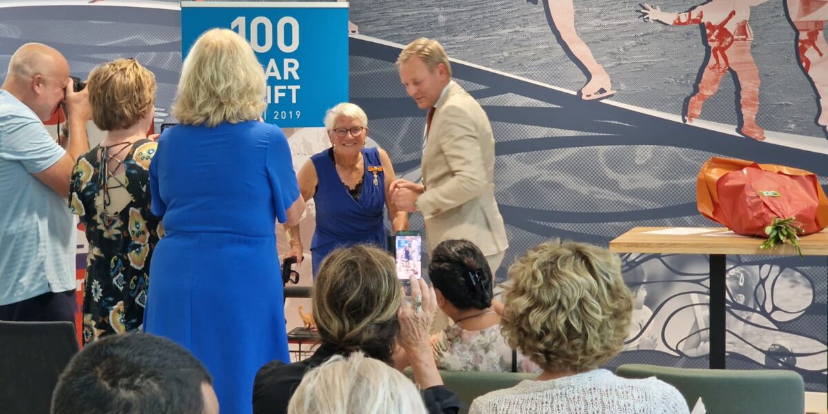 Koninklijke onderscheiding voor Zoeterwoudse Elly van Goozen