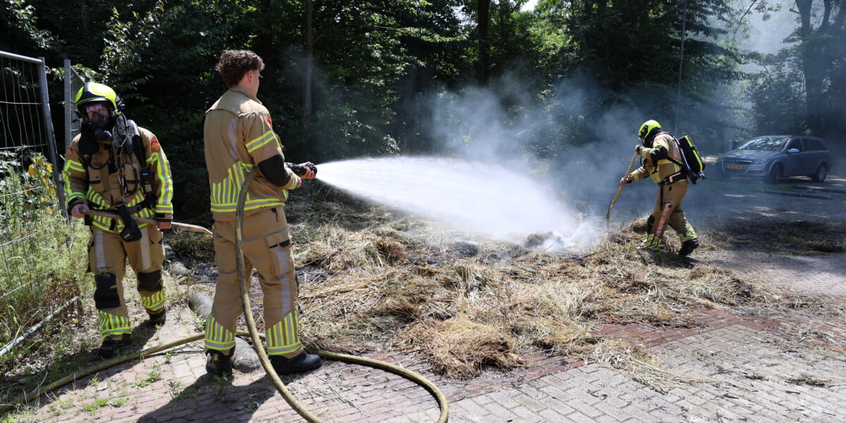 Brand in hoop groenafval in Leiderdorp