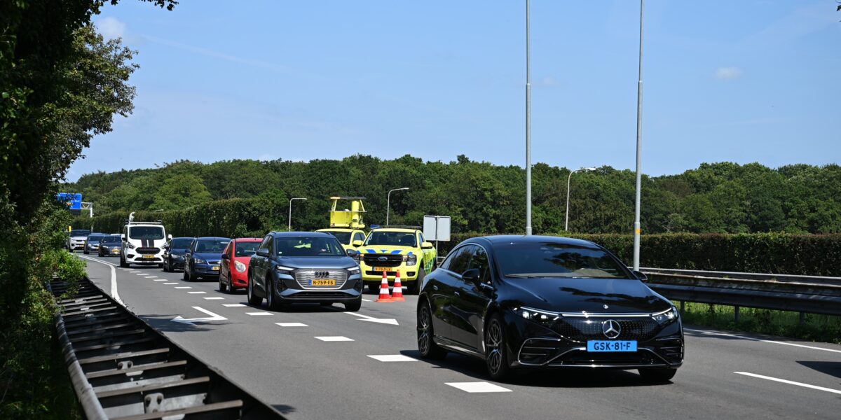 Flinke file na botsing op N44 bij Wassenaar