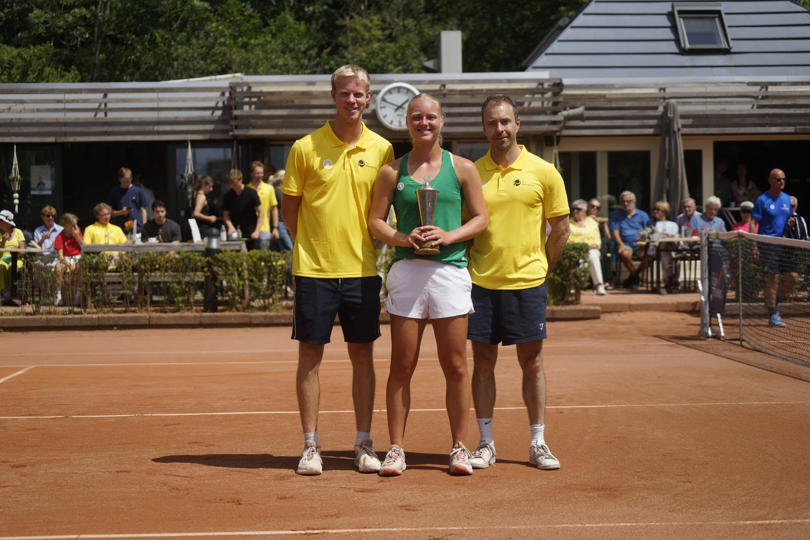 Charlotte van Zonneveld won het damesenkelspel.