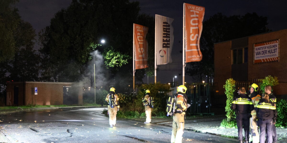 Brand in hoogspanningsgebouw industrieterrein