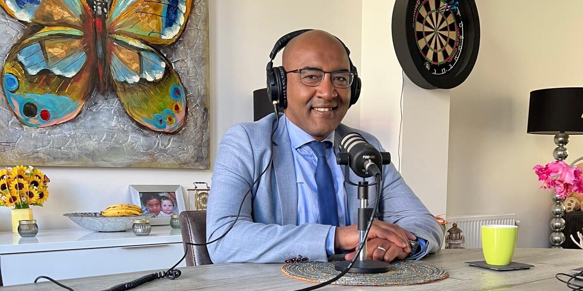 Voetbalpodcast 'De mens achter de bal' met Abdelhaq Jermoumi