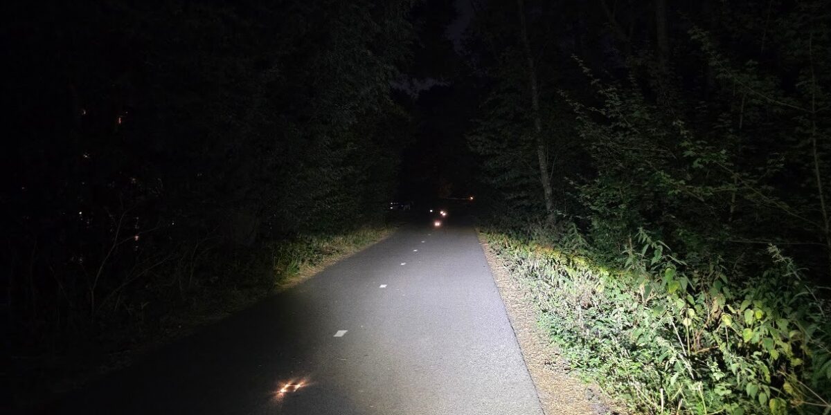 Vrouwenweg krijgt tien extra lichtmasten