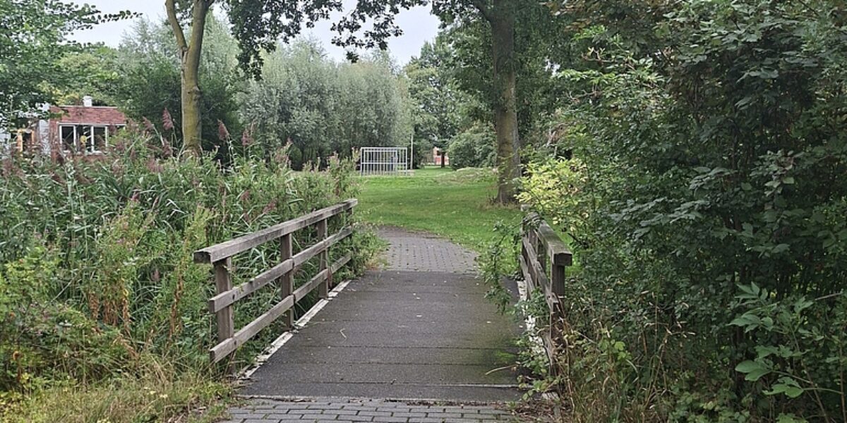 Leiderdorp gaat bruggetje Kerveltuin vervangen