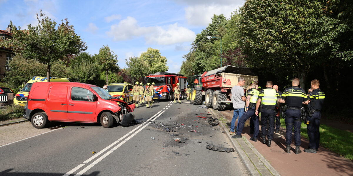 Meerdere gewonden bij ernstig ongeval op Warmonderweg