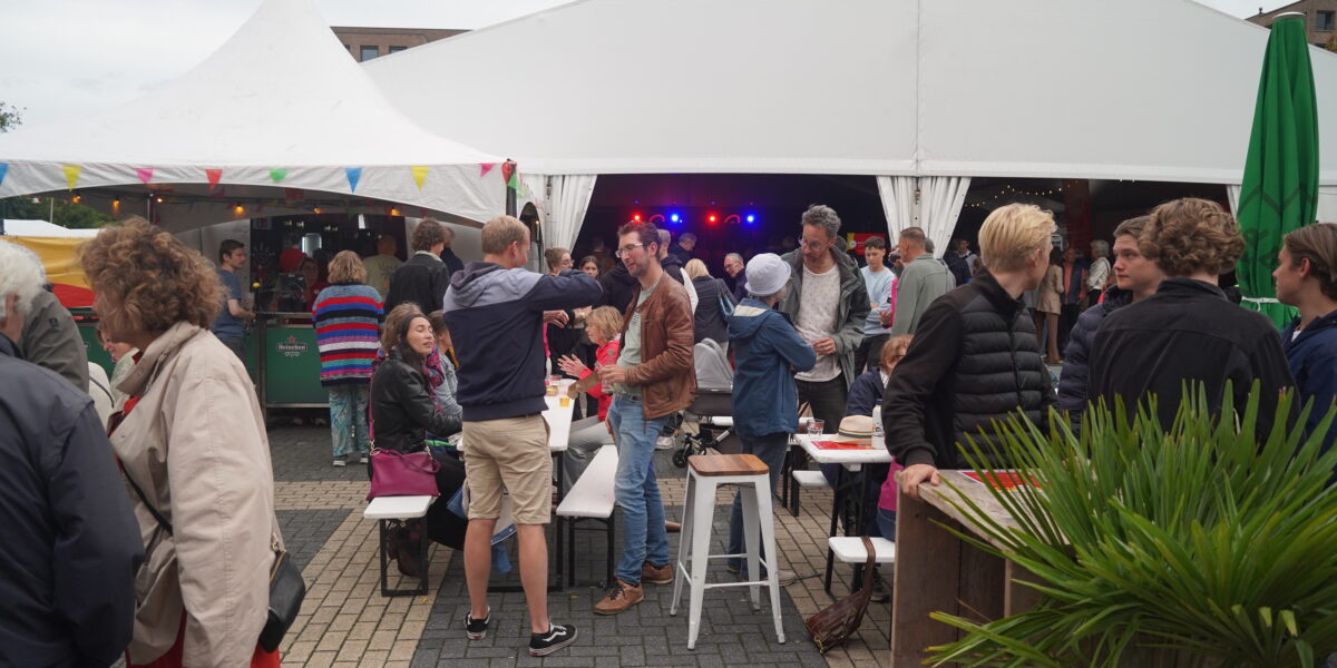 Tweede Dorpsfeest Oegstgeest afgetrapt
