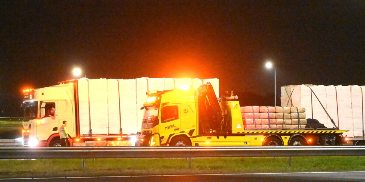 Vrachtwagen met ladingproblemen zorgt voor urenlange afsluiting A4