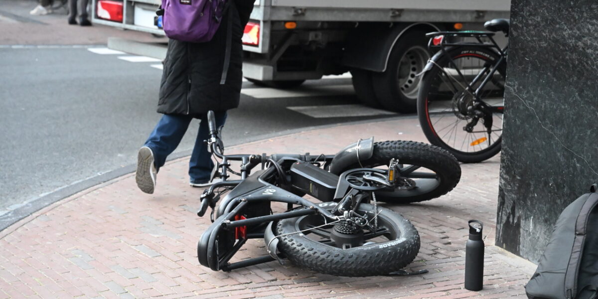 Fatbiker gewond bij botsing met lijnbus