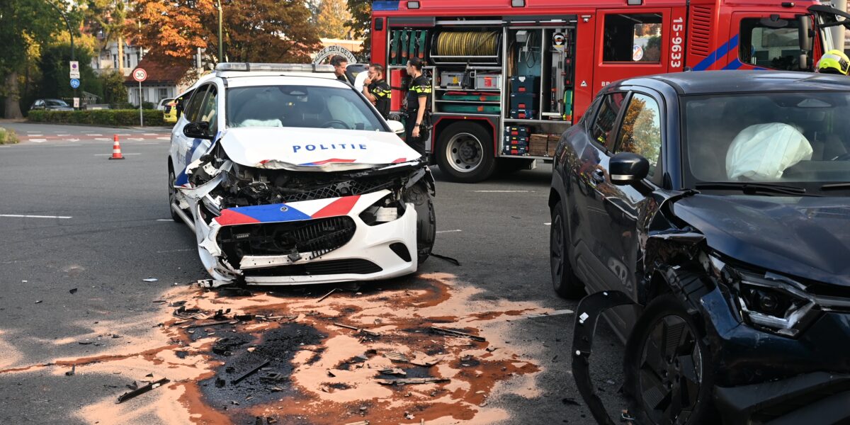 Gewonde bij aanrijding met politiewagen